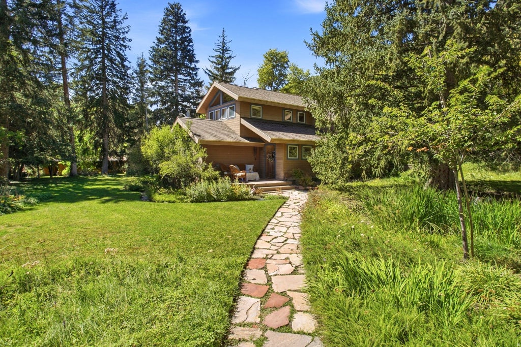 Photo of 6265 E EMIGRATION CANYON RD N, Emigration Canyon, UT 84108 (MLS # 2185555)