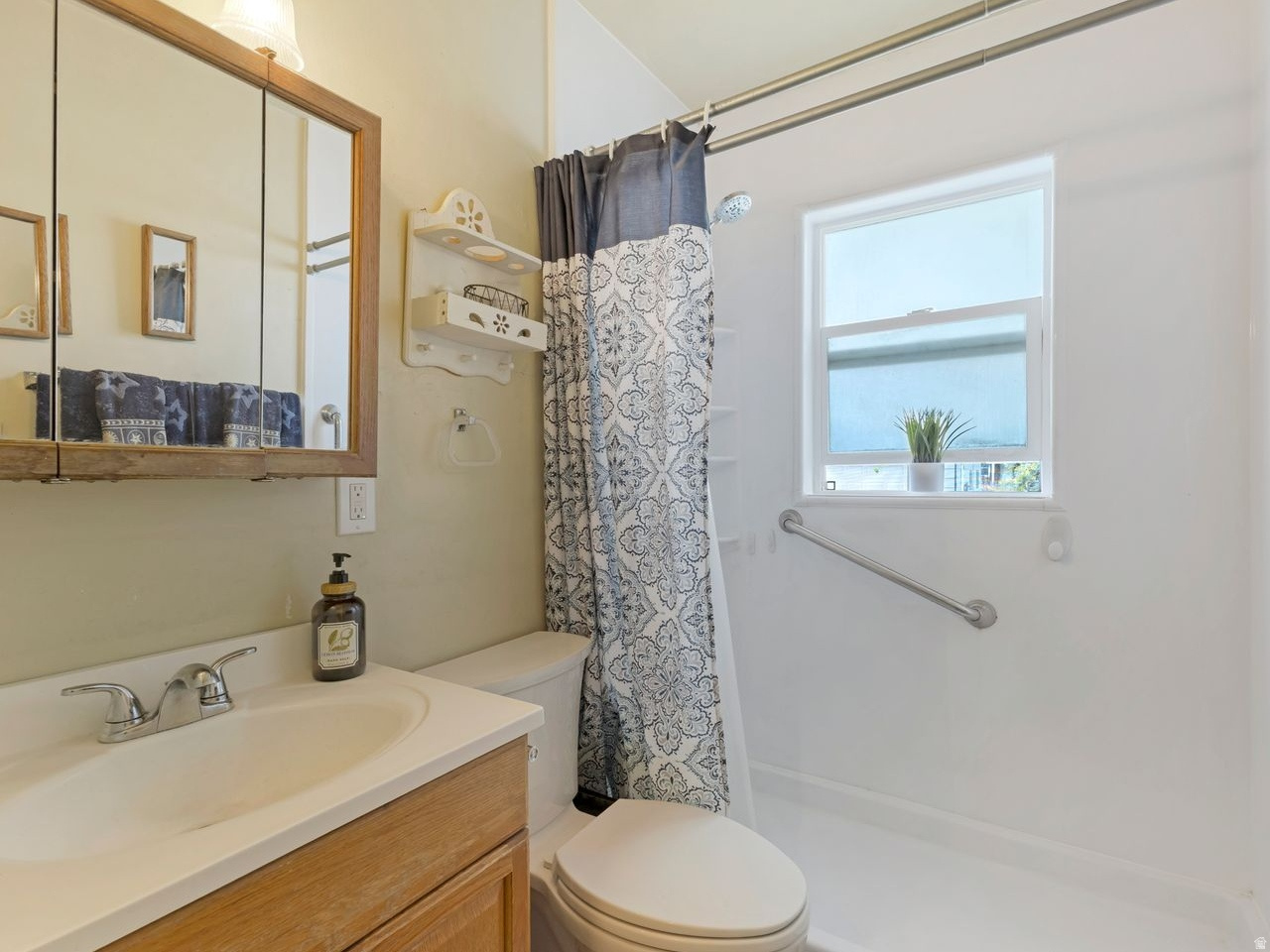 ROBERTS - Residential