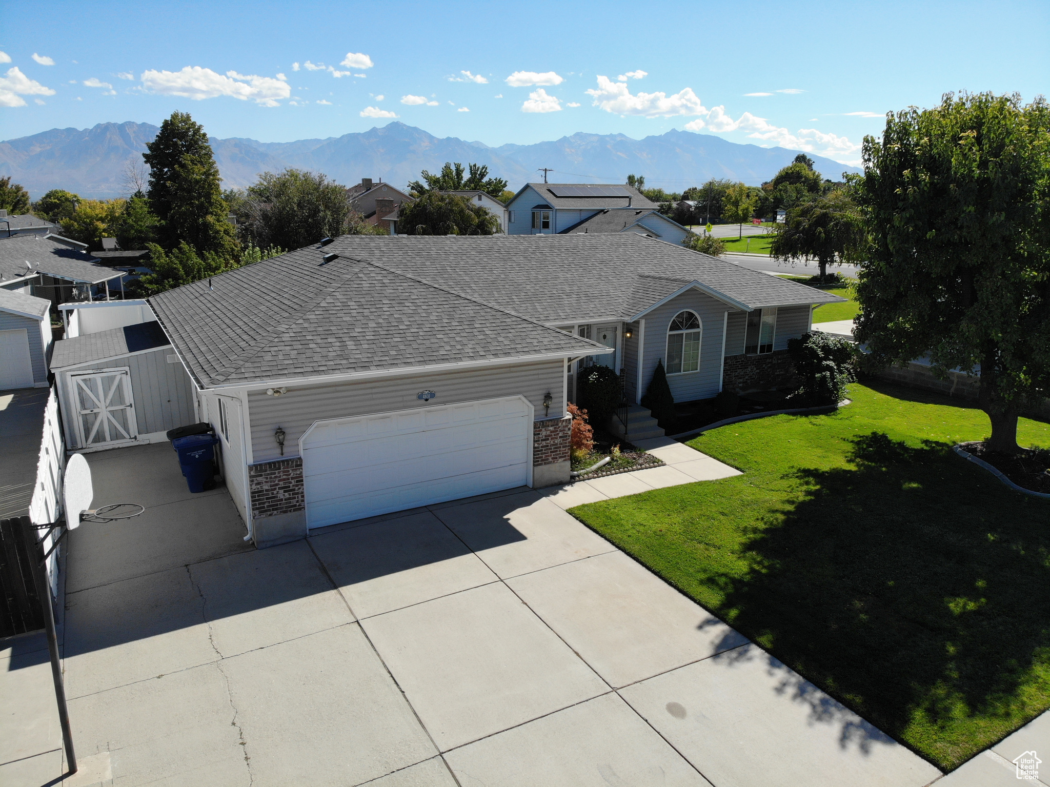 CHERRY HOLLOW - Residential