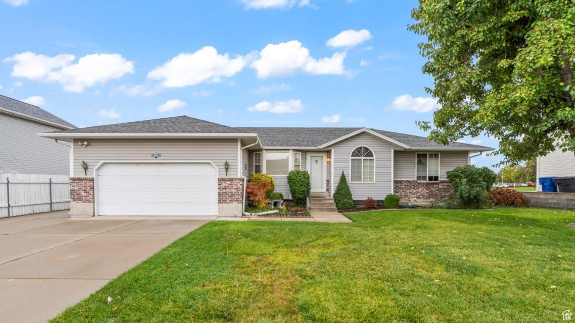 CHERRY HOLLOW - Residential
