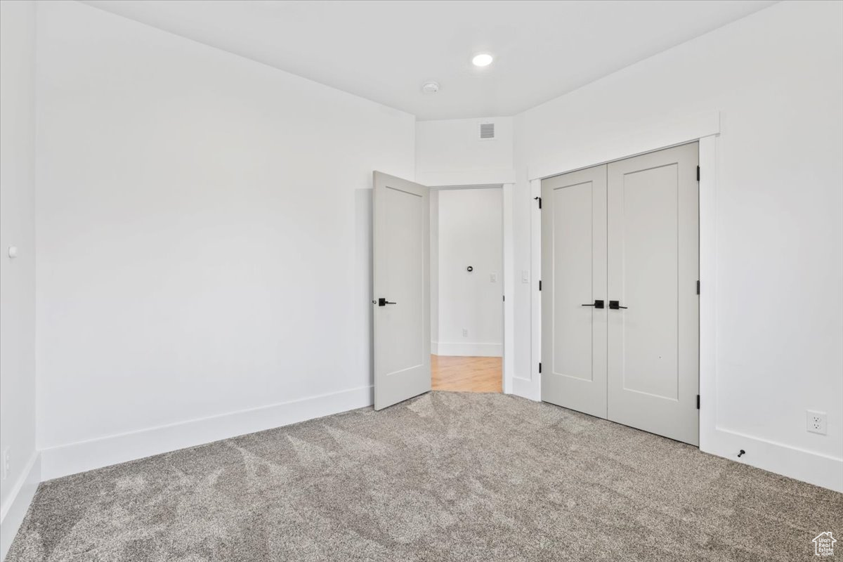MT AIREY - Residential