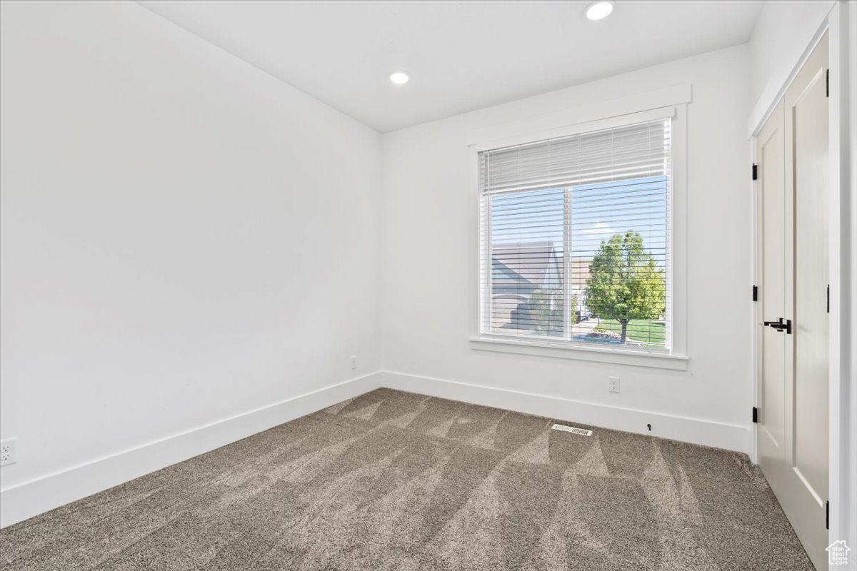 MT AIREY - Residential