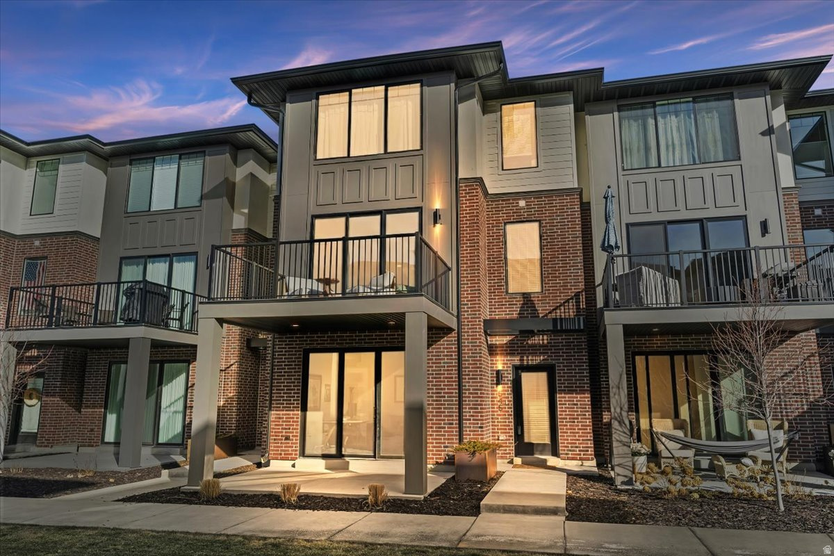 TOWNHOMES ON 24TH - Residential