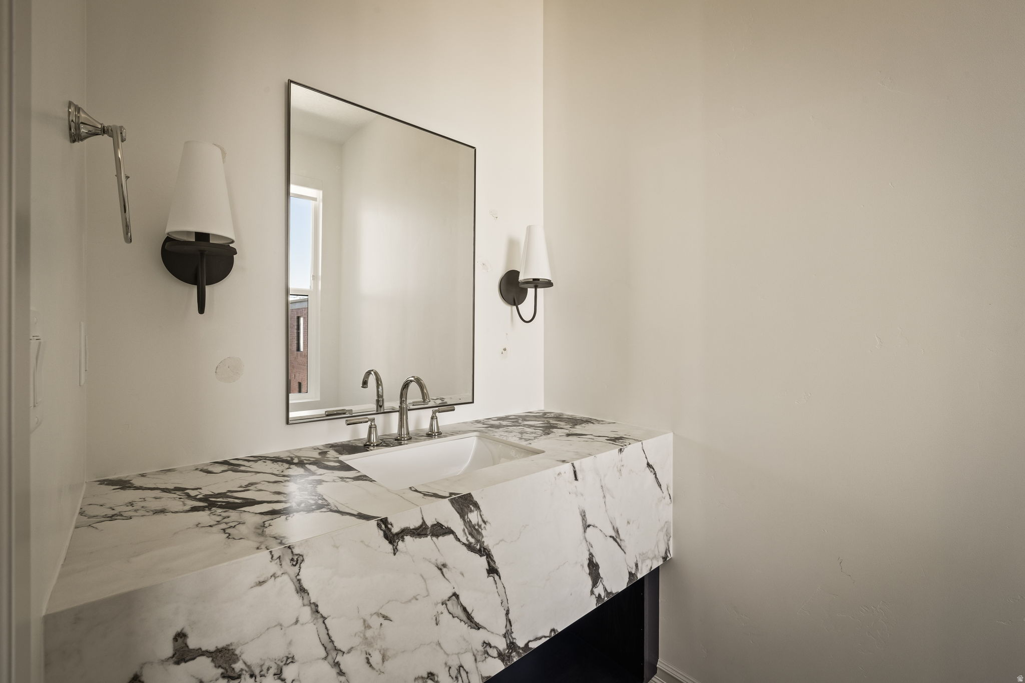 THE IRIS - Residential