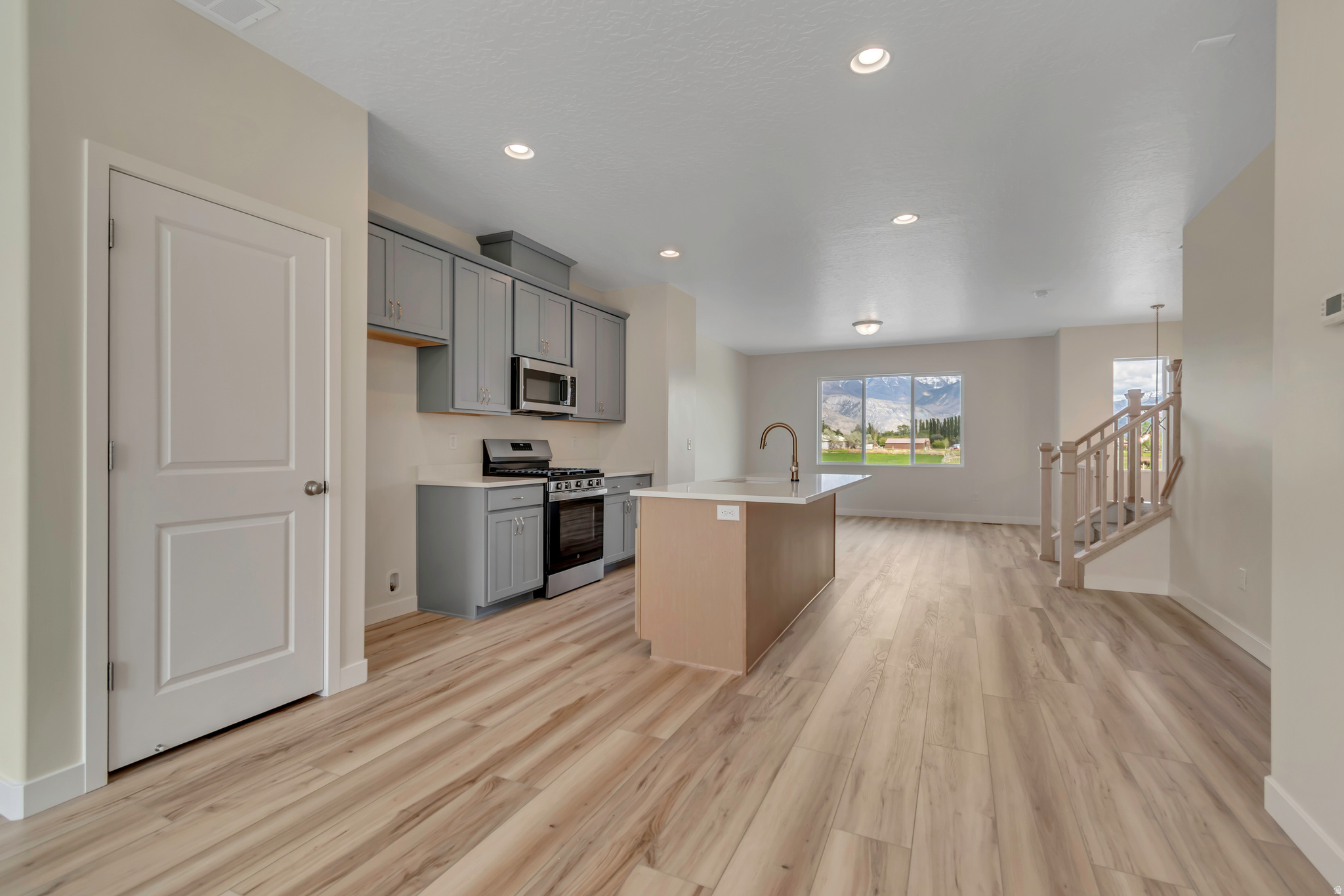 MEADOWBROOK - Residential