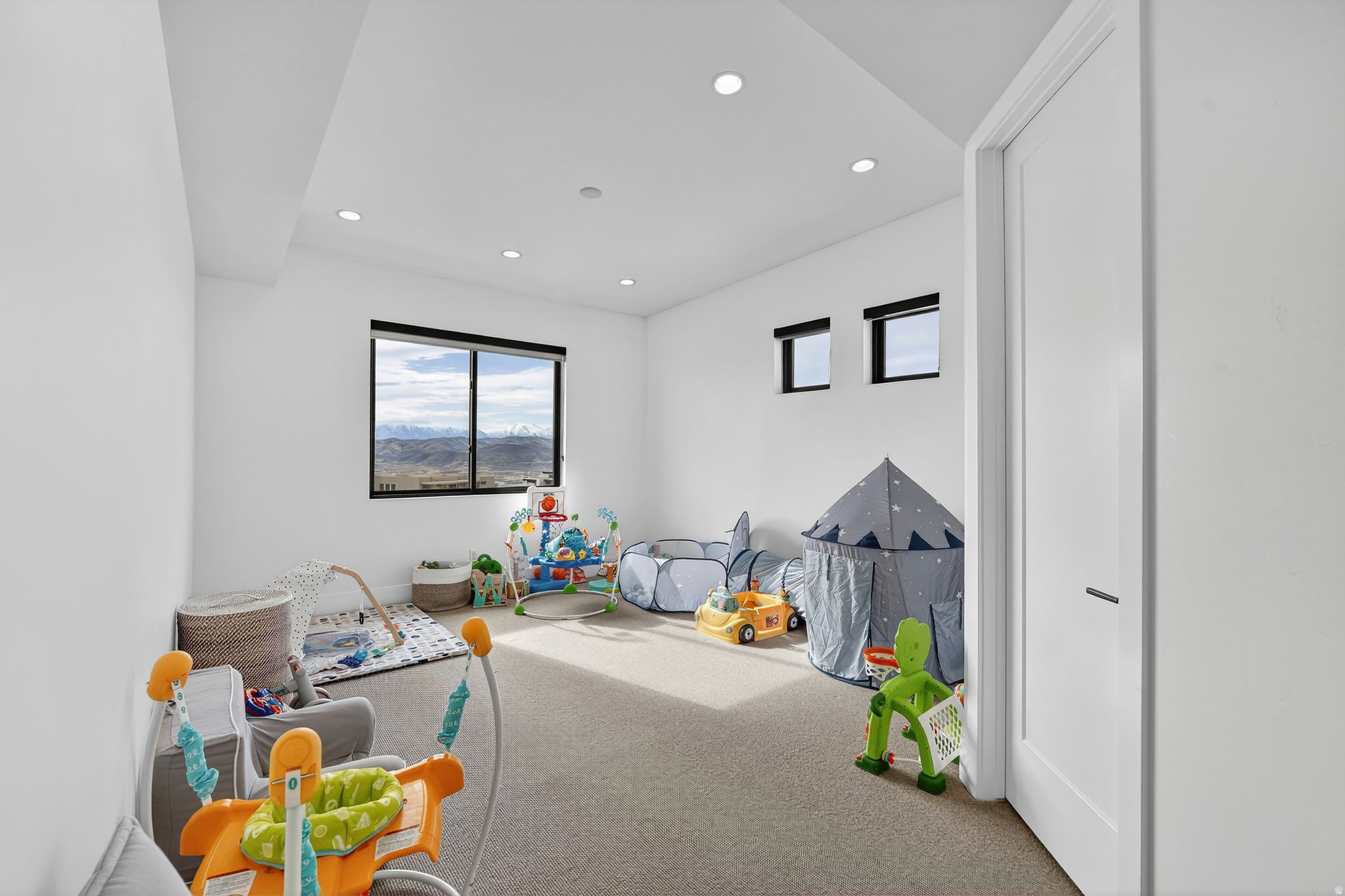 TRAVERSE MOUNTAIN - Residential