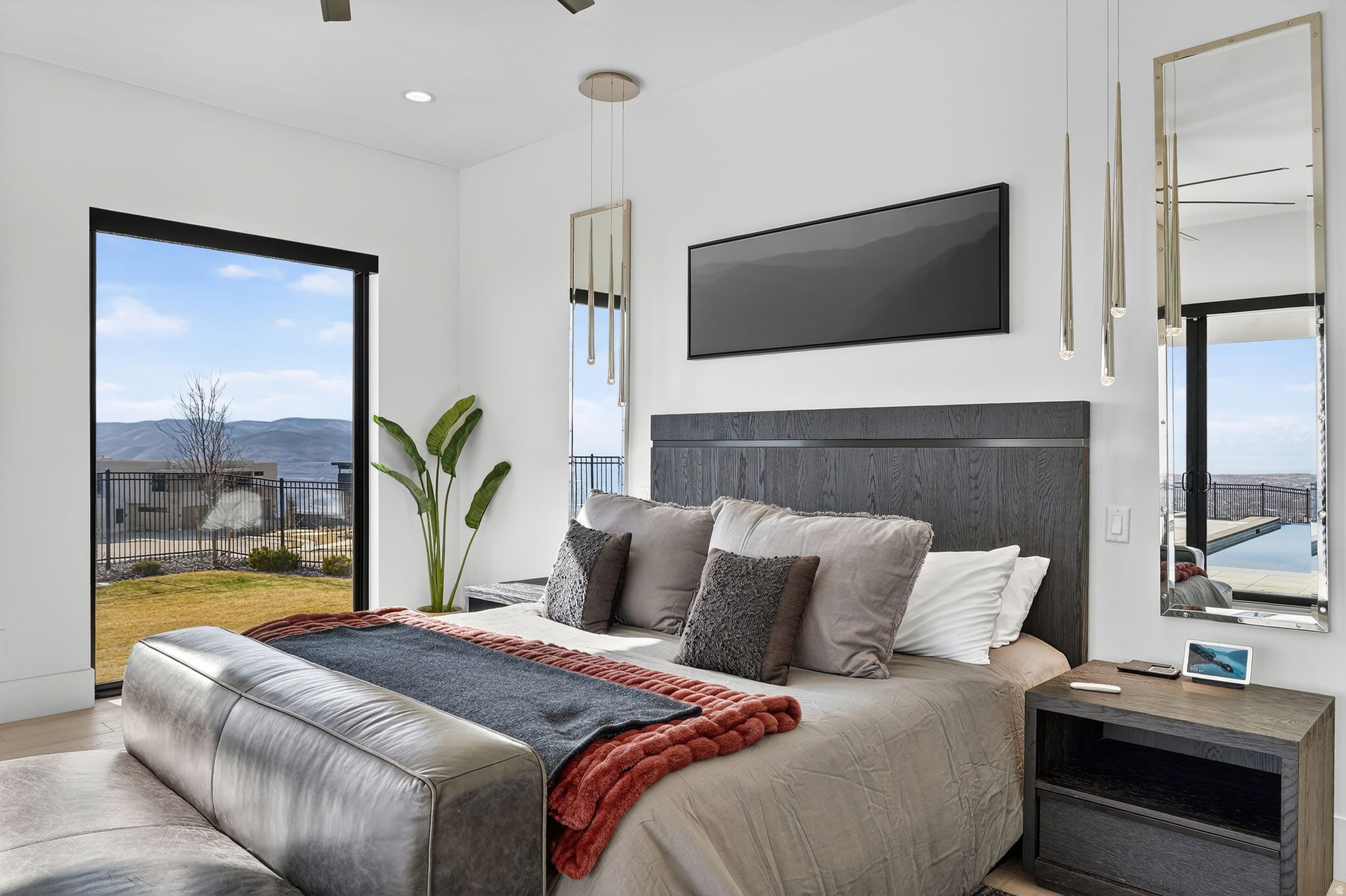 TRAVERSE MOUNTAIN - Residential