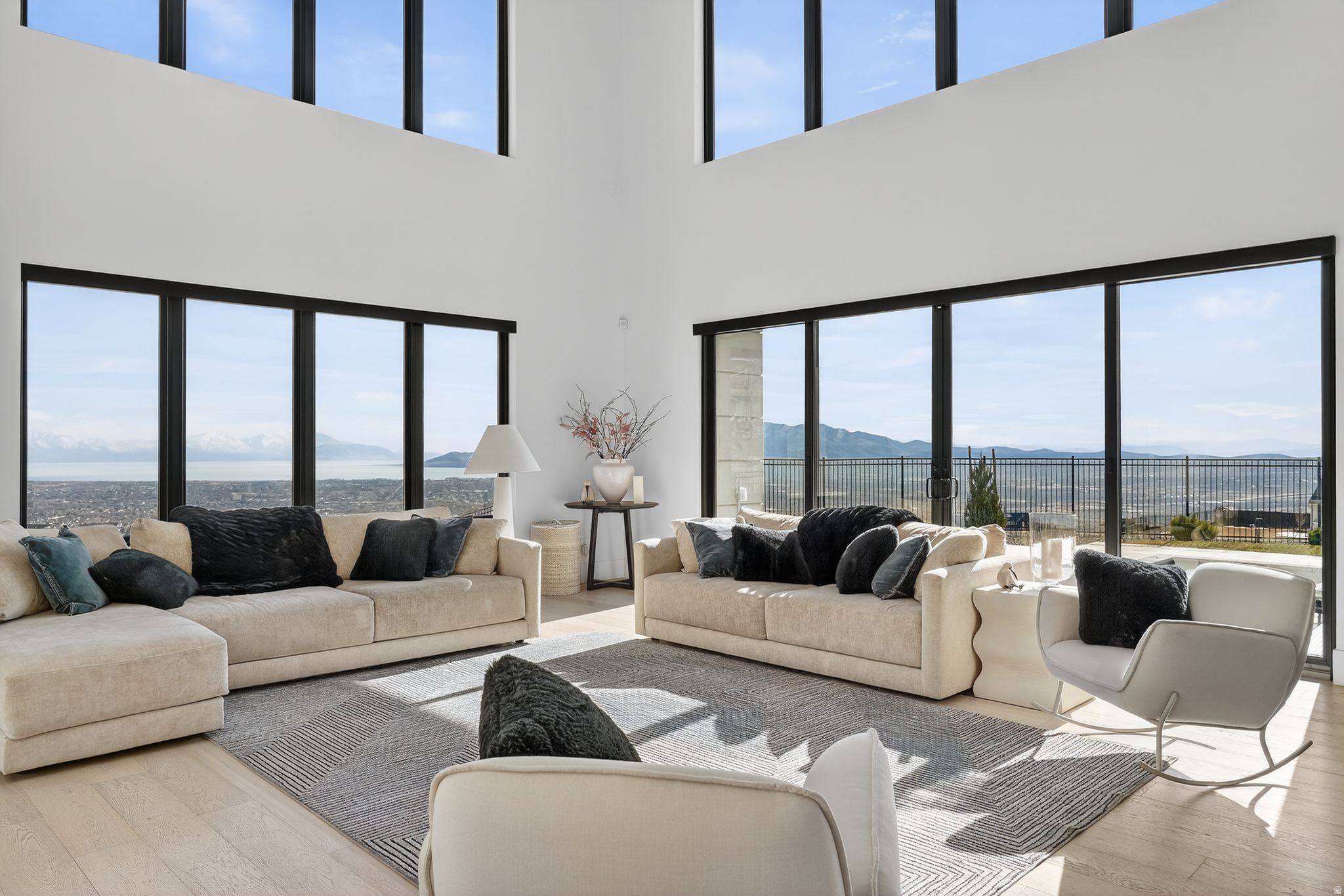 TRAVERSE MOUNTAIN - Residential