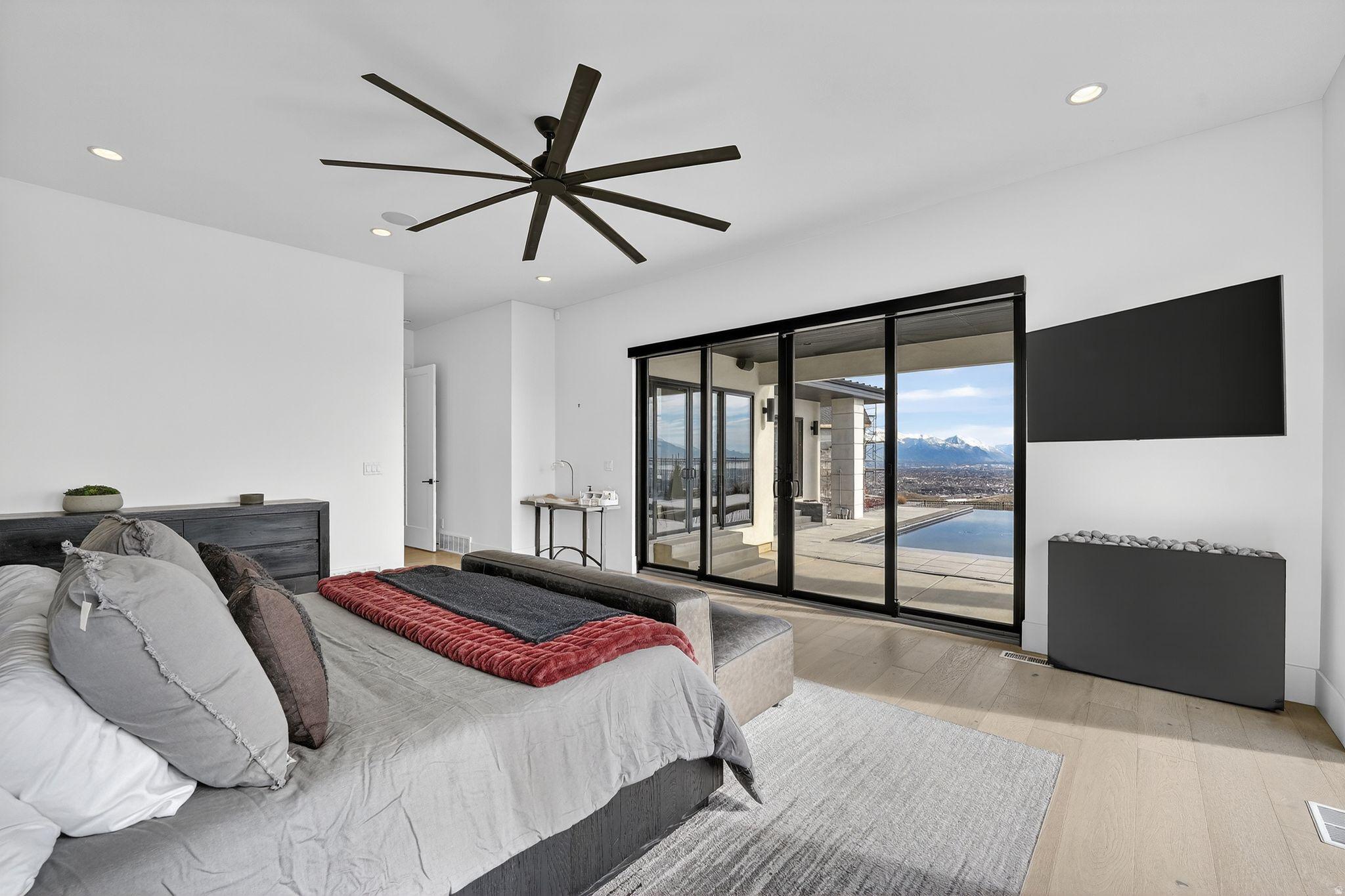 TRAVERSE MOUNTAIN - Residential