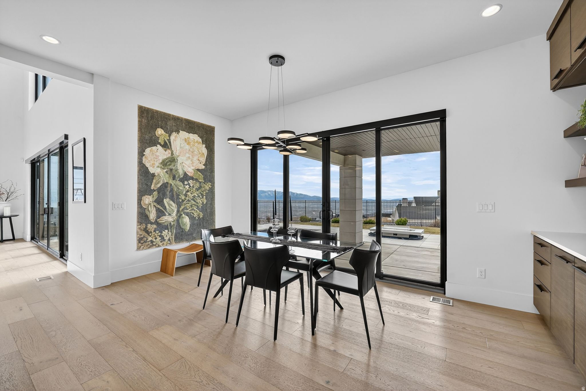 TRAVERSE MOUNTAIN - Residential