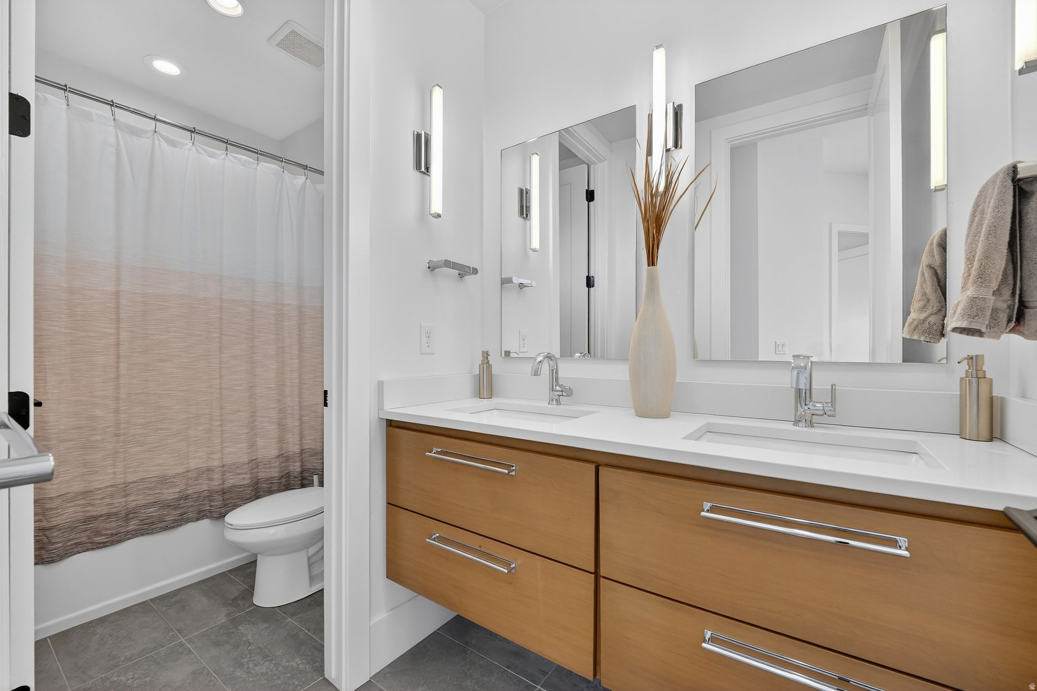 TRAVERSE MOUNTAIN - Residential