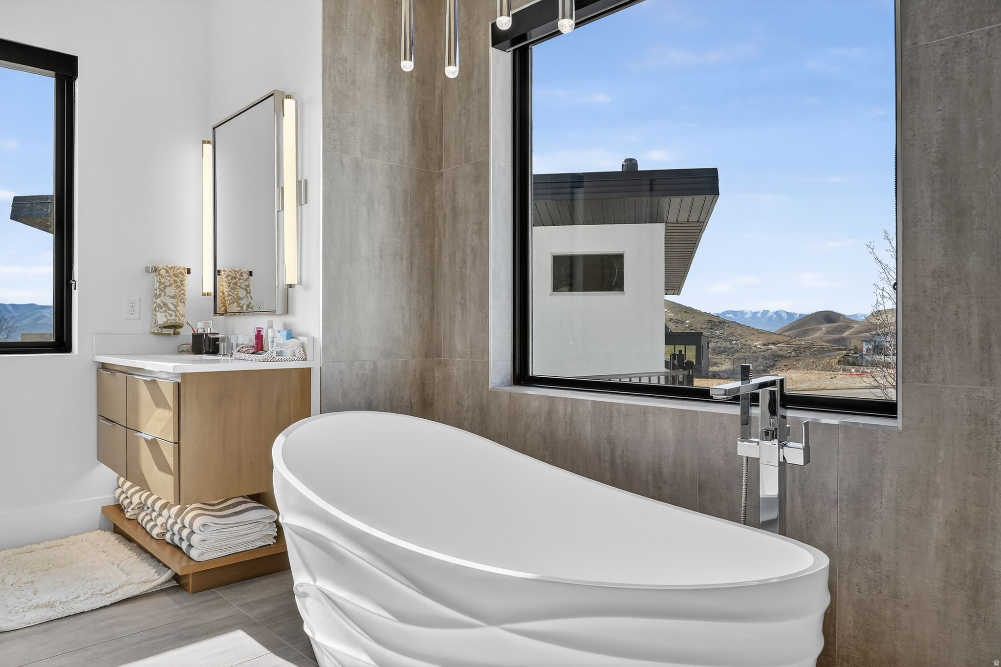 TRAVERSE MOUNTAIN - Residential