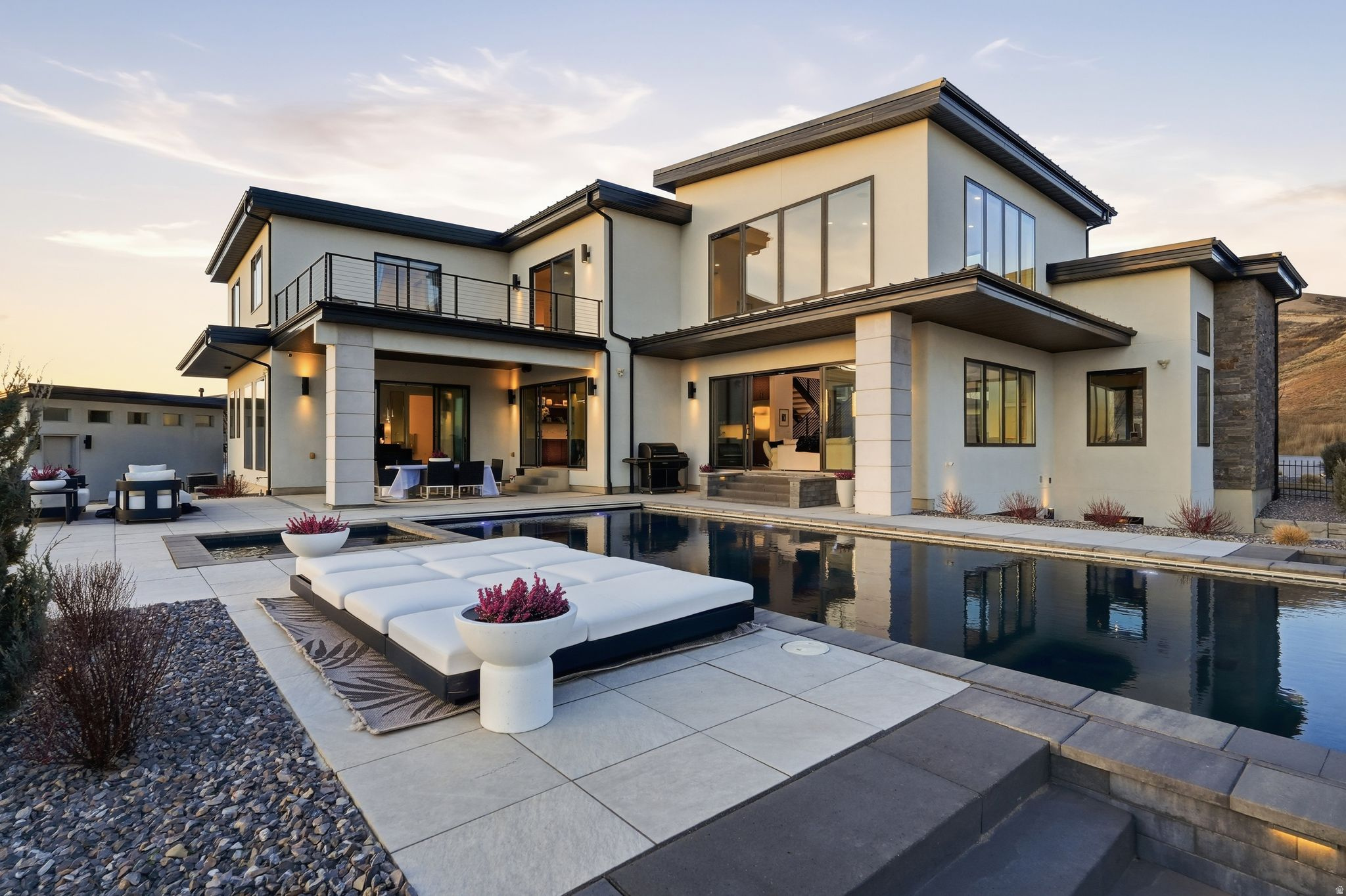 TRAVERSE MOUNTAIN - Residential