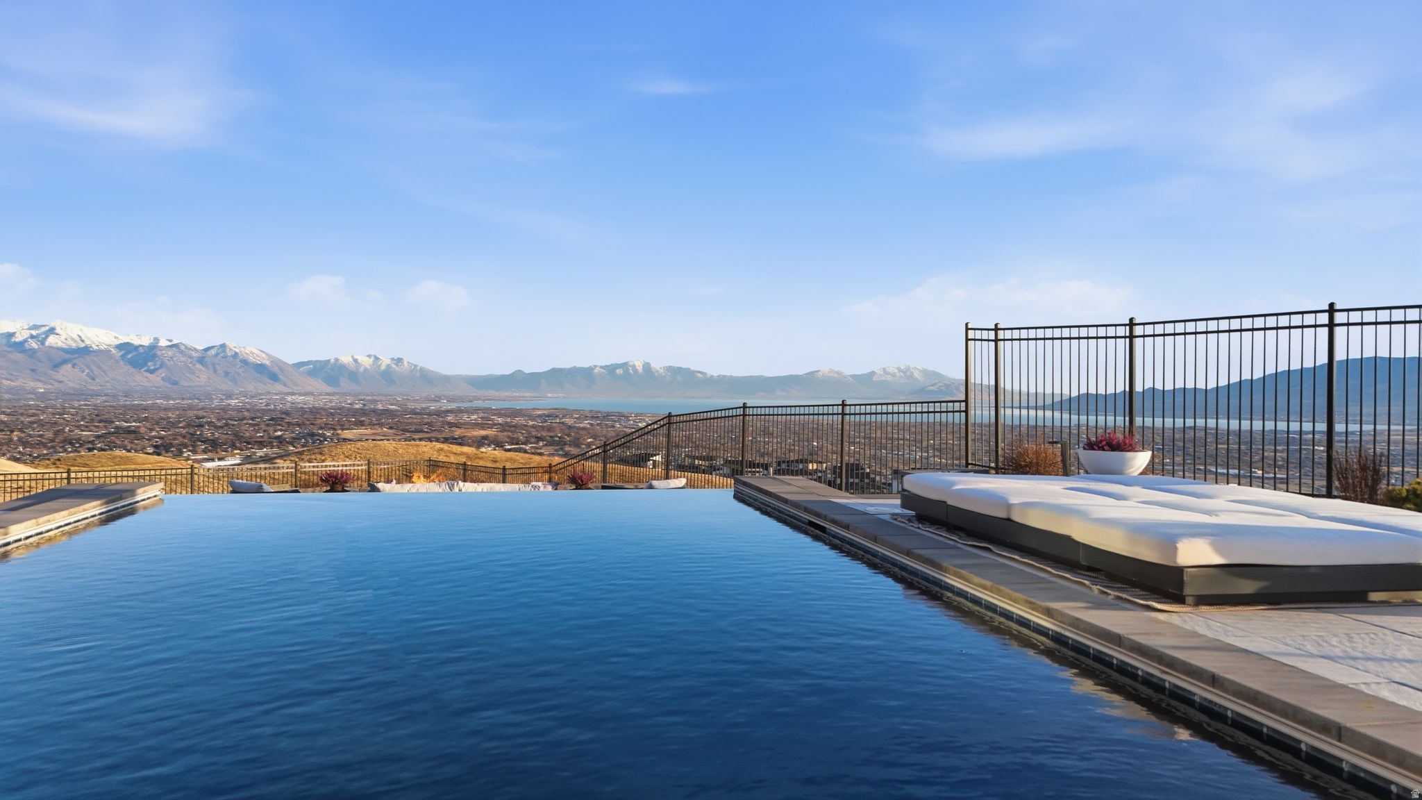 TRAVERSE MOUNTAIN - Residential