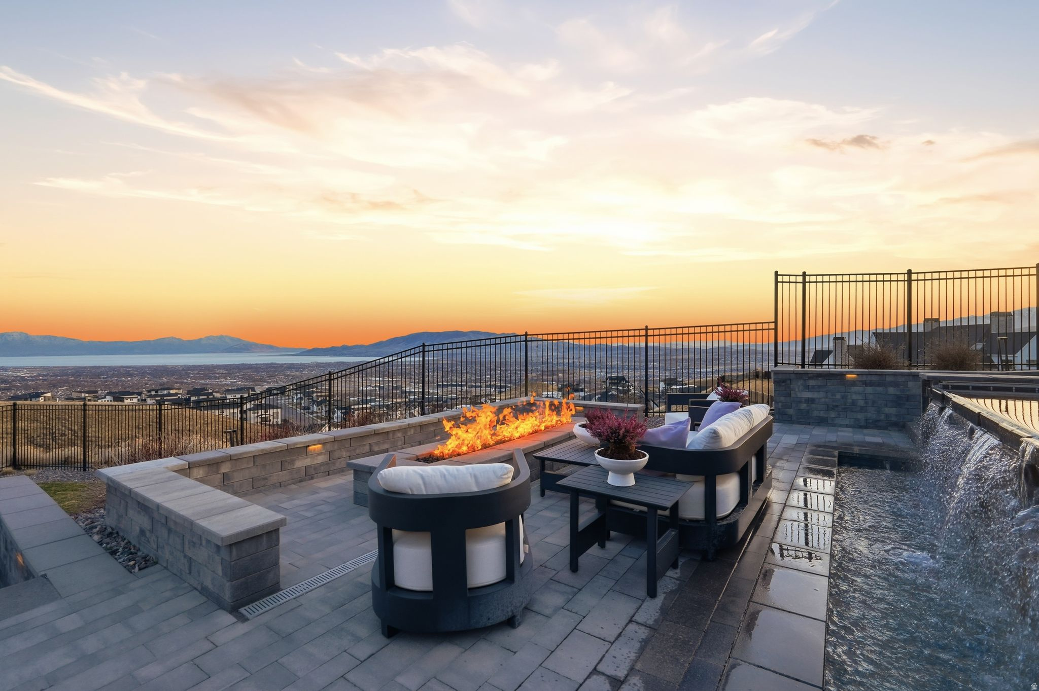 TRAVERSE MOUNTAIN - Residential