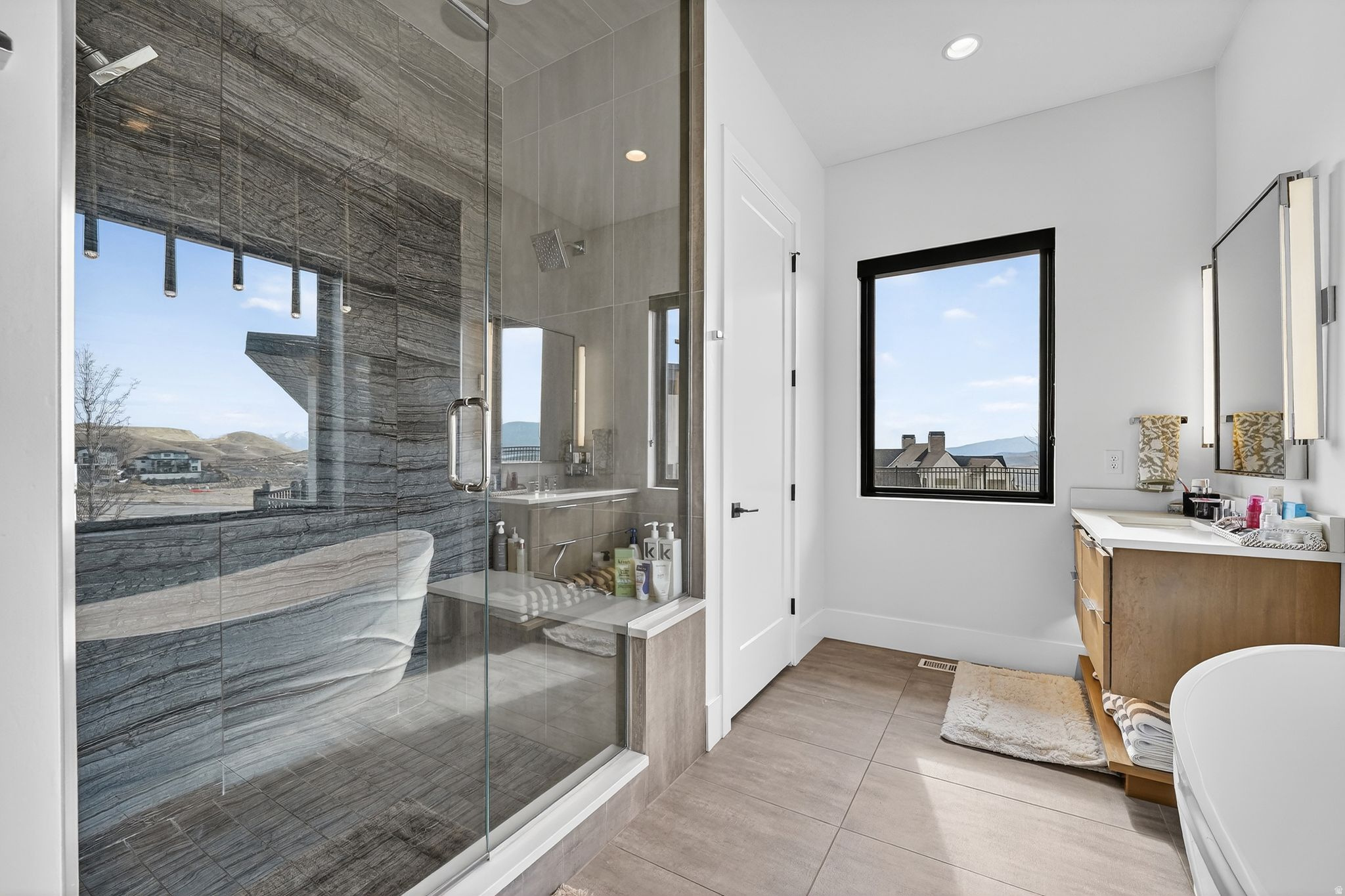 TRAVERSE MOUNTAIN - Residential