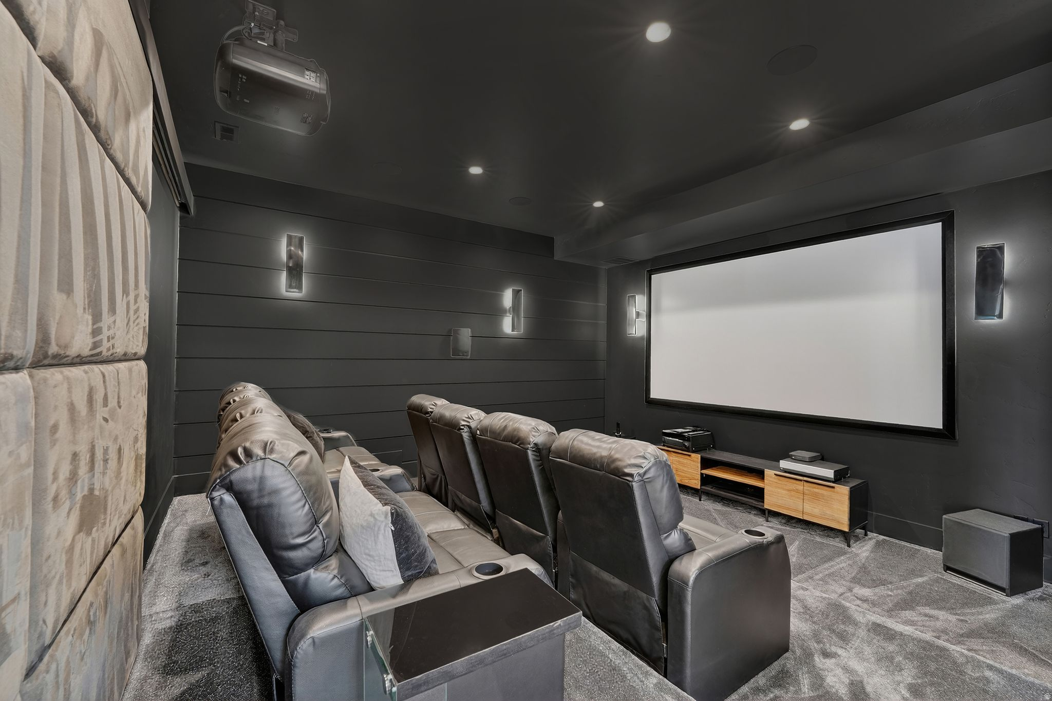 TRAVERSE MOUNTAIN - Residential