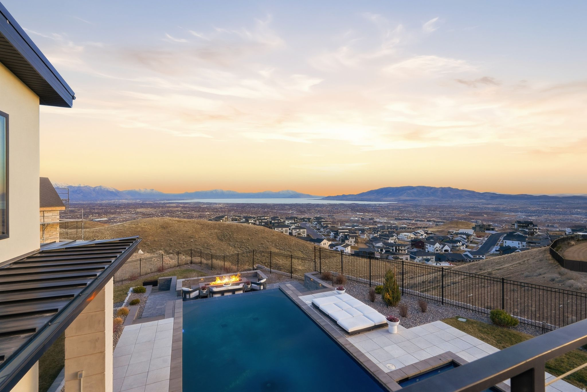 TRAVERSE MOUNTAIN - Residential