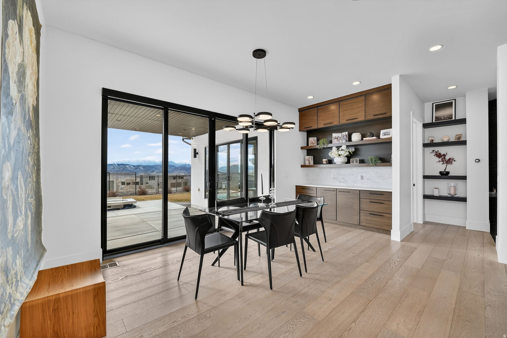 TRAVERSE MOUNTAIN - Residential