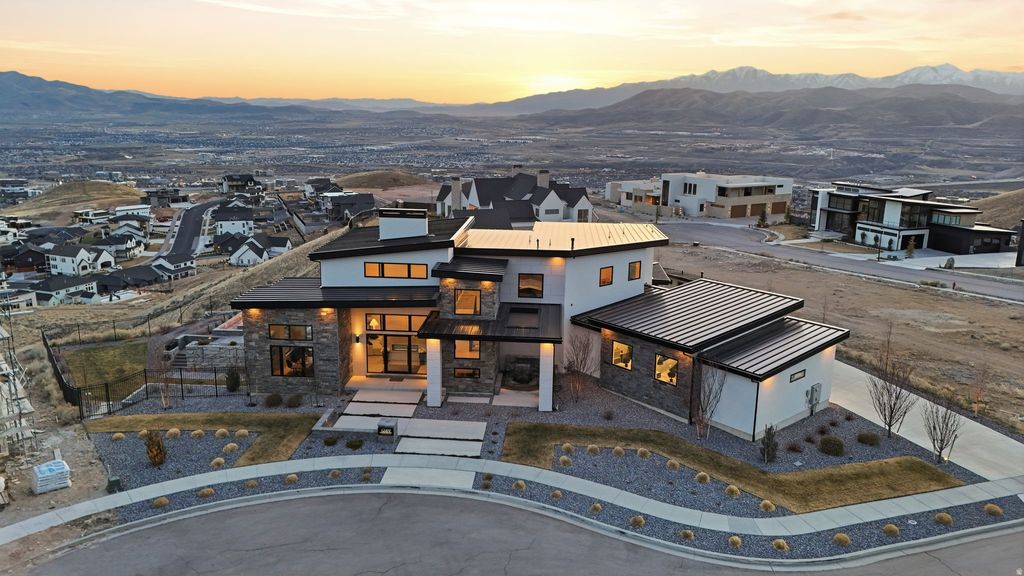 Photo of 1249 W TUONO PL, Lehi, UT 84048 (MLS # 2144002)