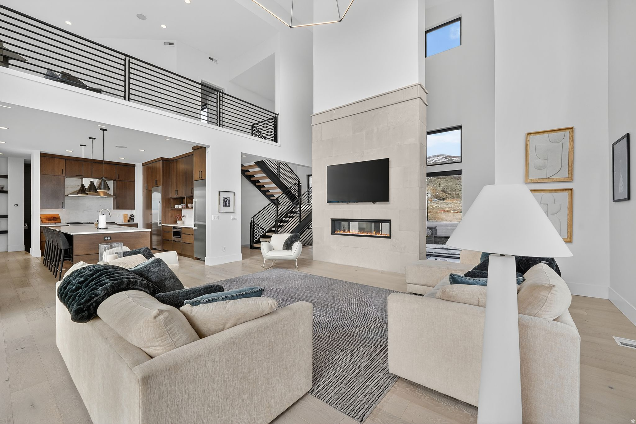 TRAVERSE MOUNTAIN - Residential