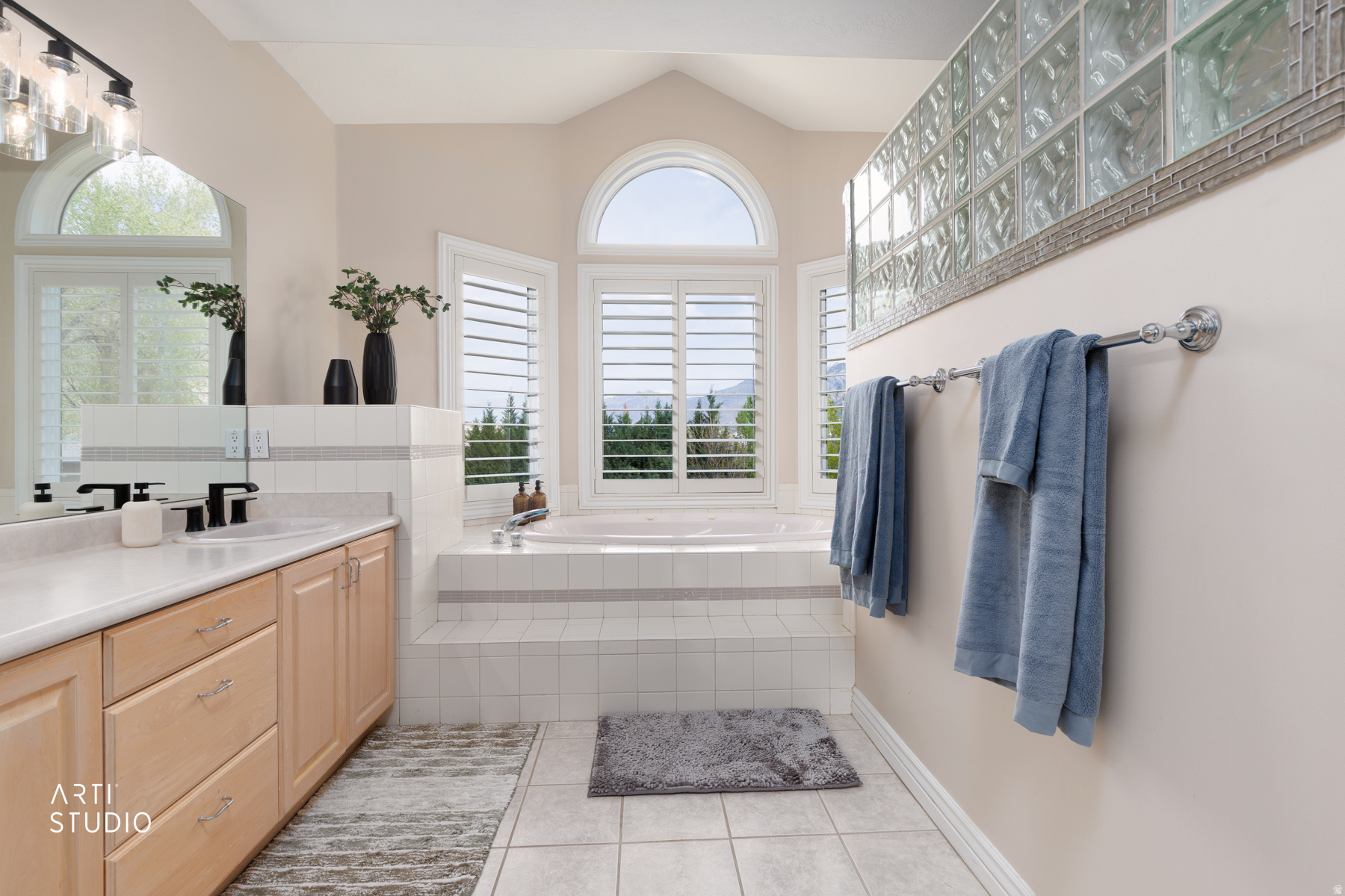 BEAR HOLLOW ESTATES - Residential