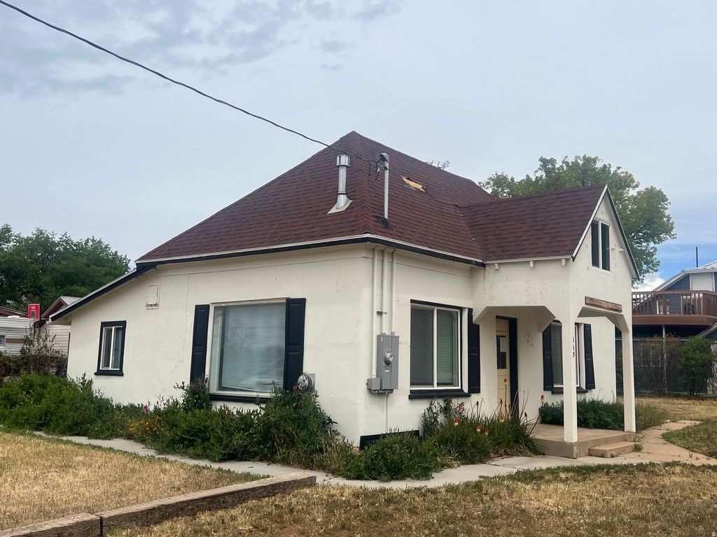 Photo of 115 N 400 W, Blanding, UT 84511 (MLS # 2159193)