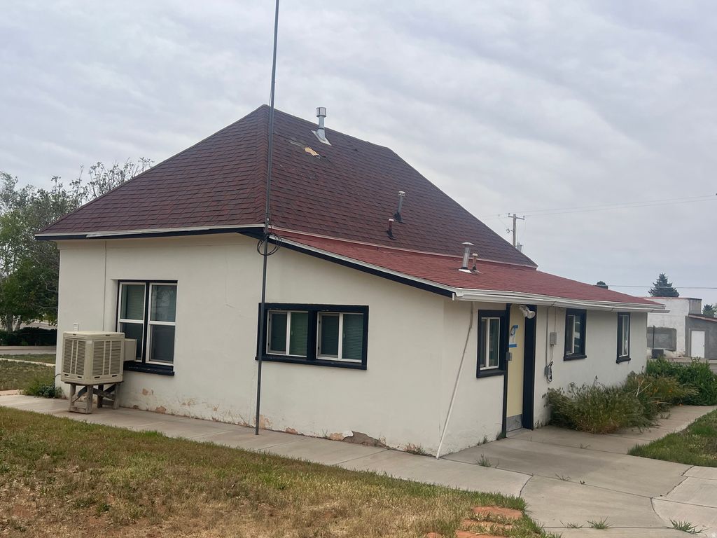 Photo of 115 N 400 W, Blanding, UT 84511 (MLS # 2159193)