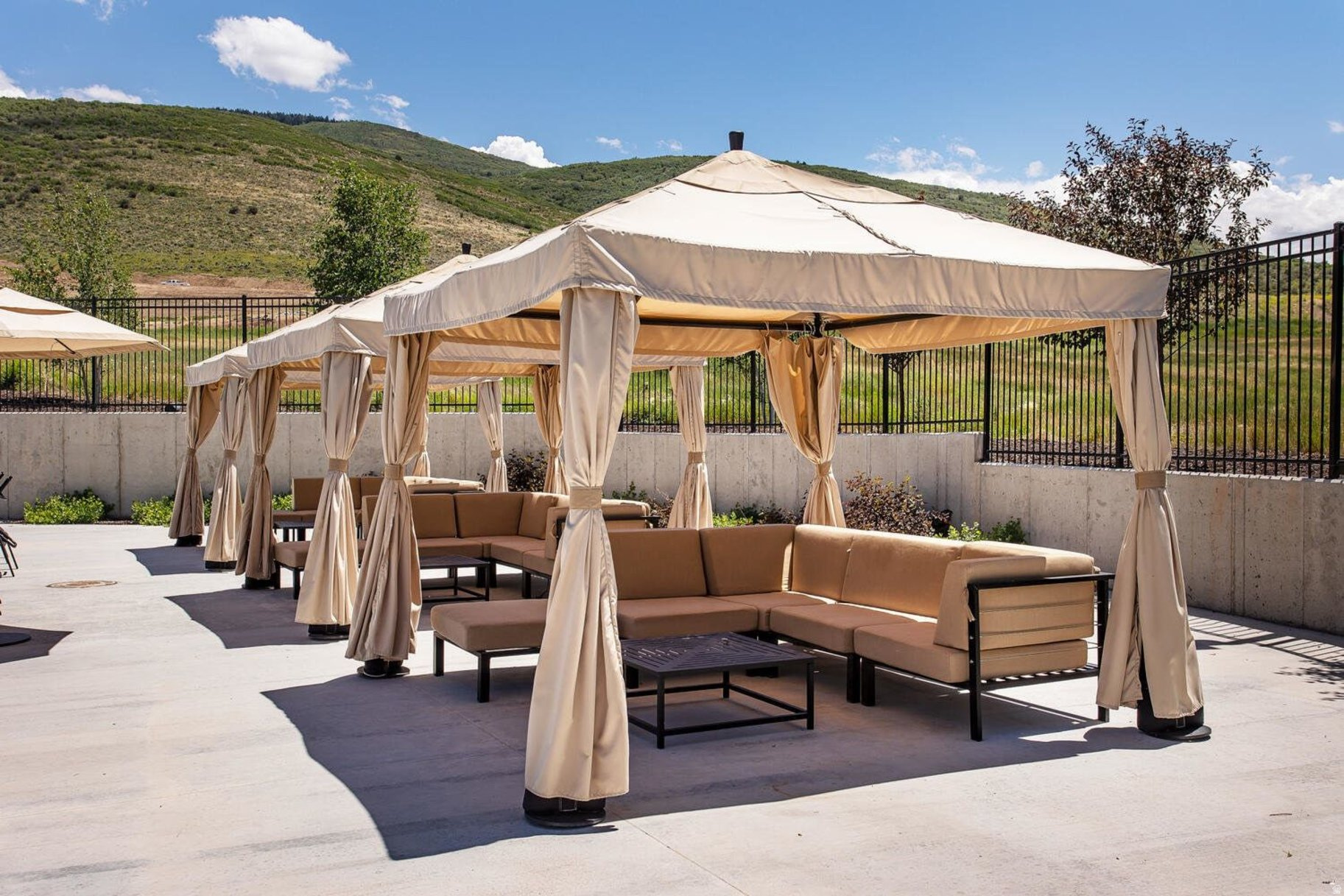 HIGH STAR RANCH - Residential