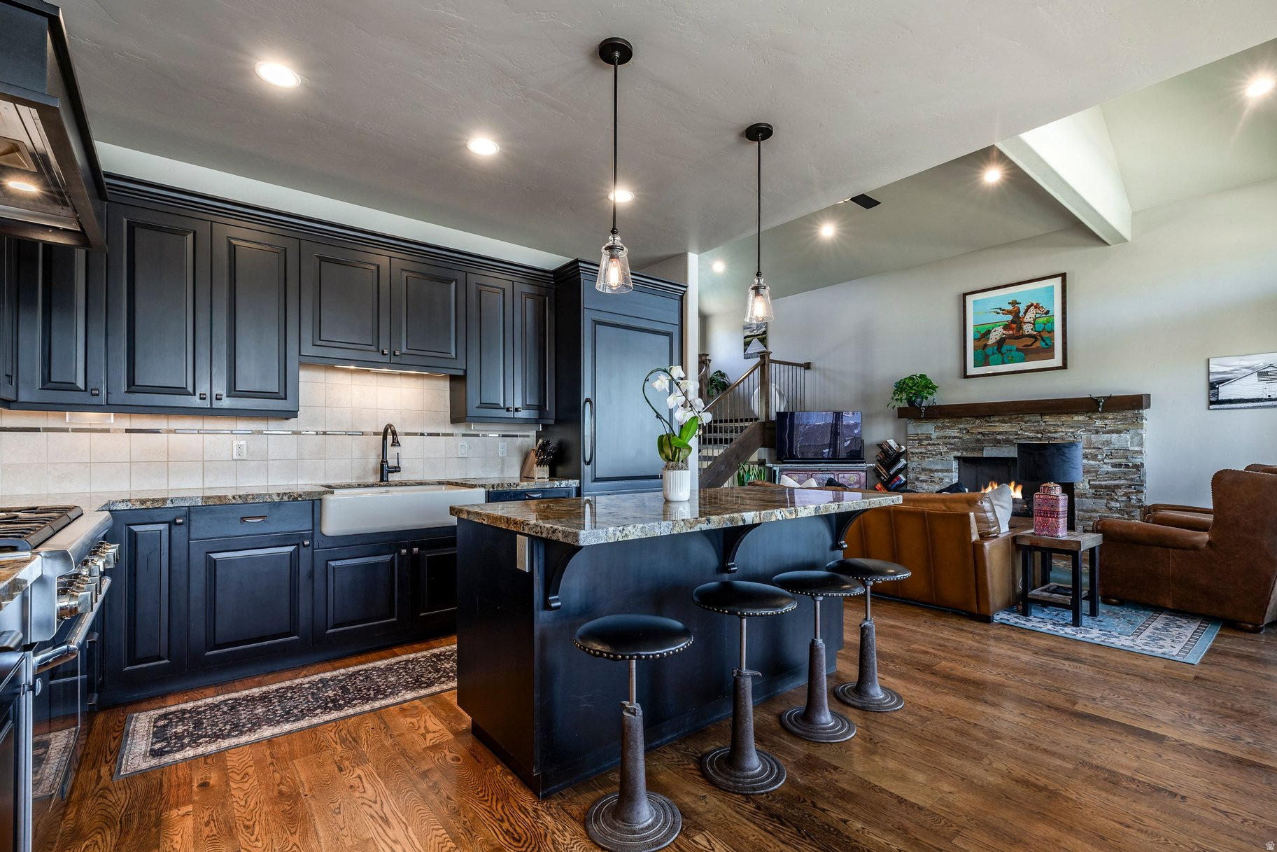 HIGH STAR RANCH - Residential