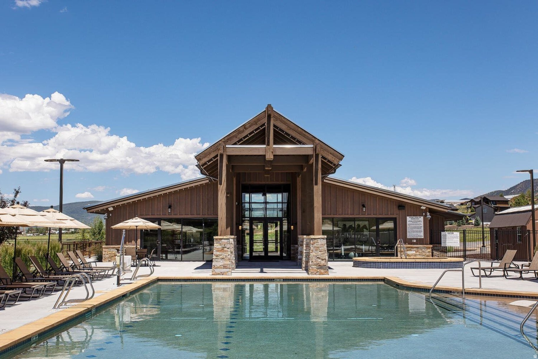 HIGH STAR RANCH - Residential