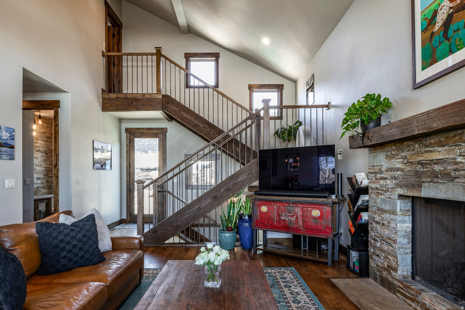 HIGH STAR RANCH - Residential