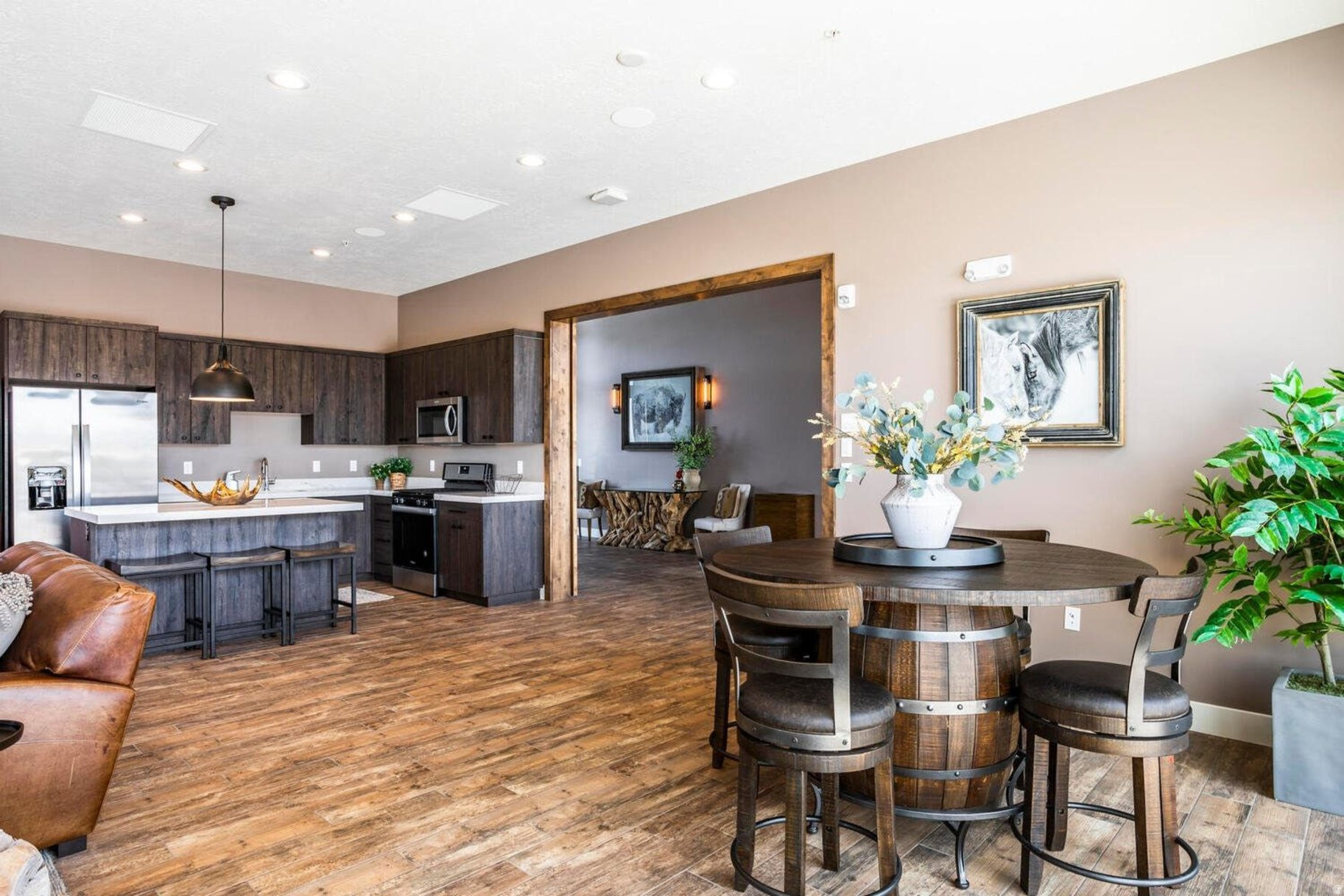 HIGH STAR RANCH - Residential