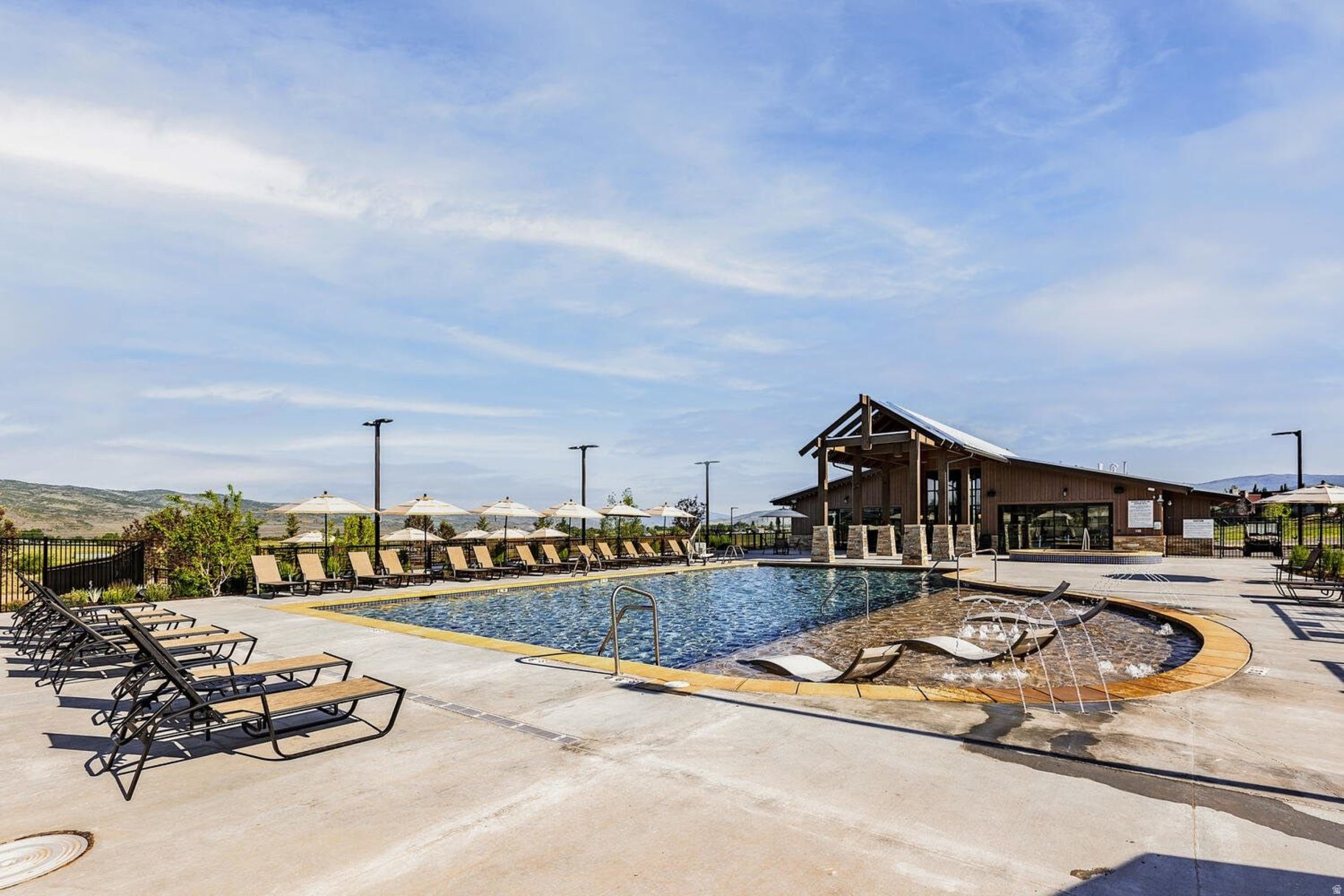 HIGH STAR RANCH - Residential