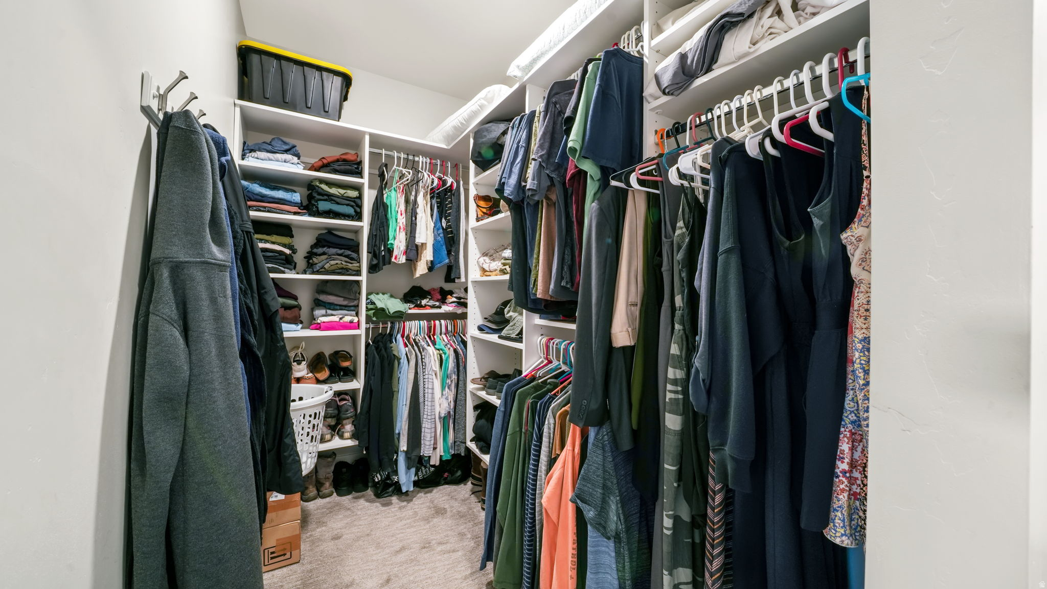 MAYFLOWER LAKESIDE - Residential