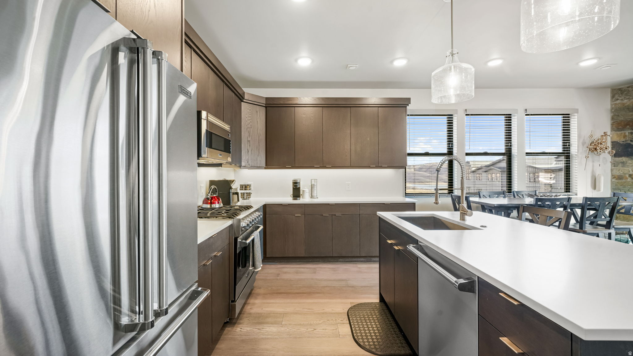 MAYFLOWER LAKESIDE - Residential