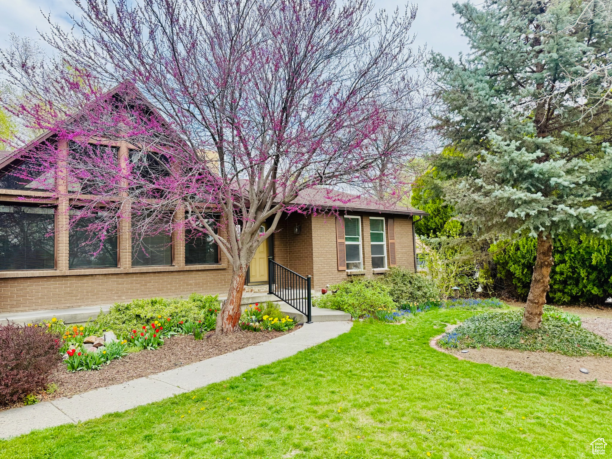 3262 W Charing Cross Rd, West Jordan, Utah image 2