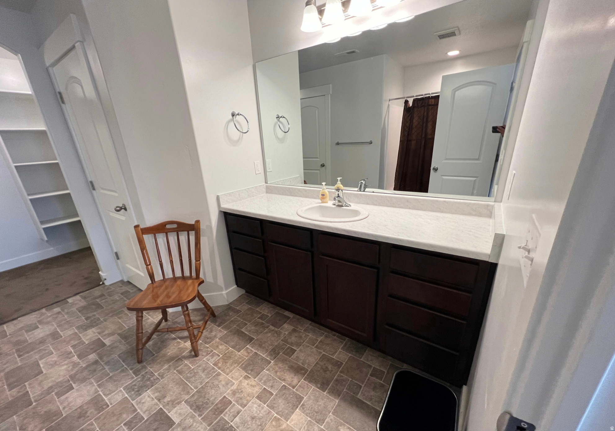 BRINGHURST STATION - Residential Lease