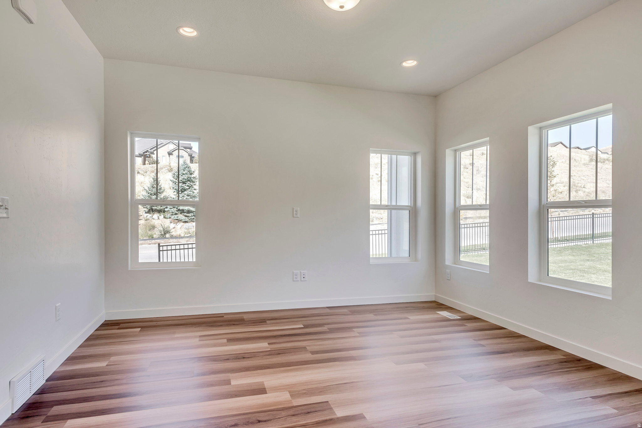 CANYON TRAIL - Residential