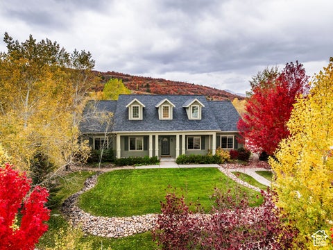 Photo of 1877 S RIVER RUN DR, Huntsville, UT 84317 (MLS # 2192941)