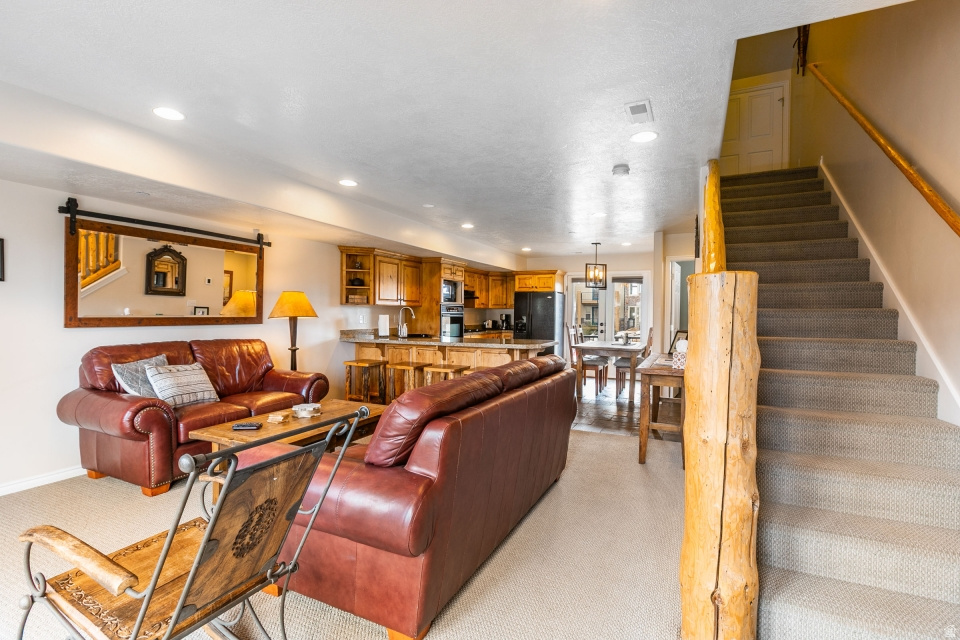 MOOSE HOLLOW - Residential