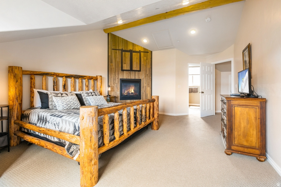 MOOSE HOLLOW - Residential