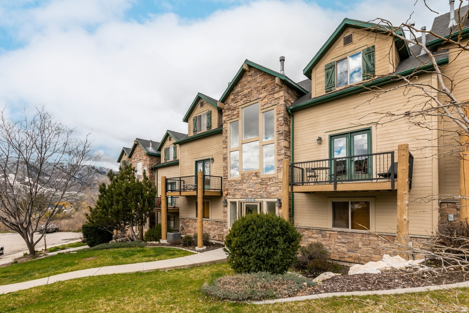 MOOSE HOLLOW - Residential