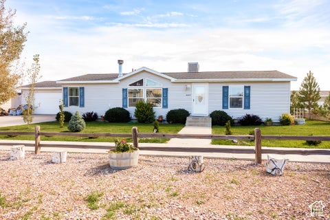 Photo of 2037 S 500 W, Vernal, UT 84078 (MLS # 2188048) Photo of 2037 S 500 W, Vernal, UT 84078 (MLS # 2188048)