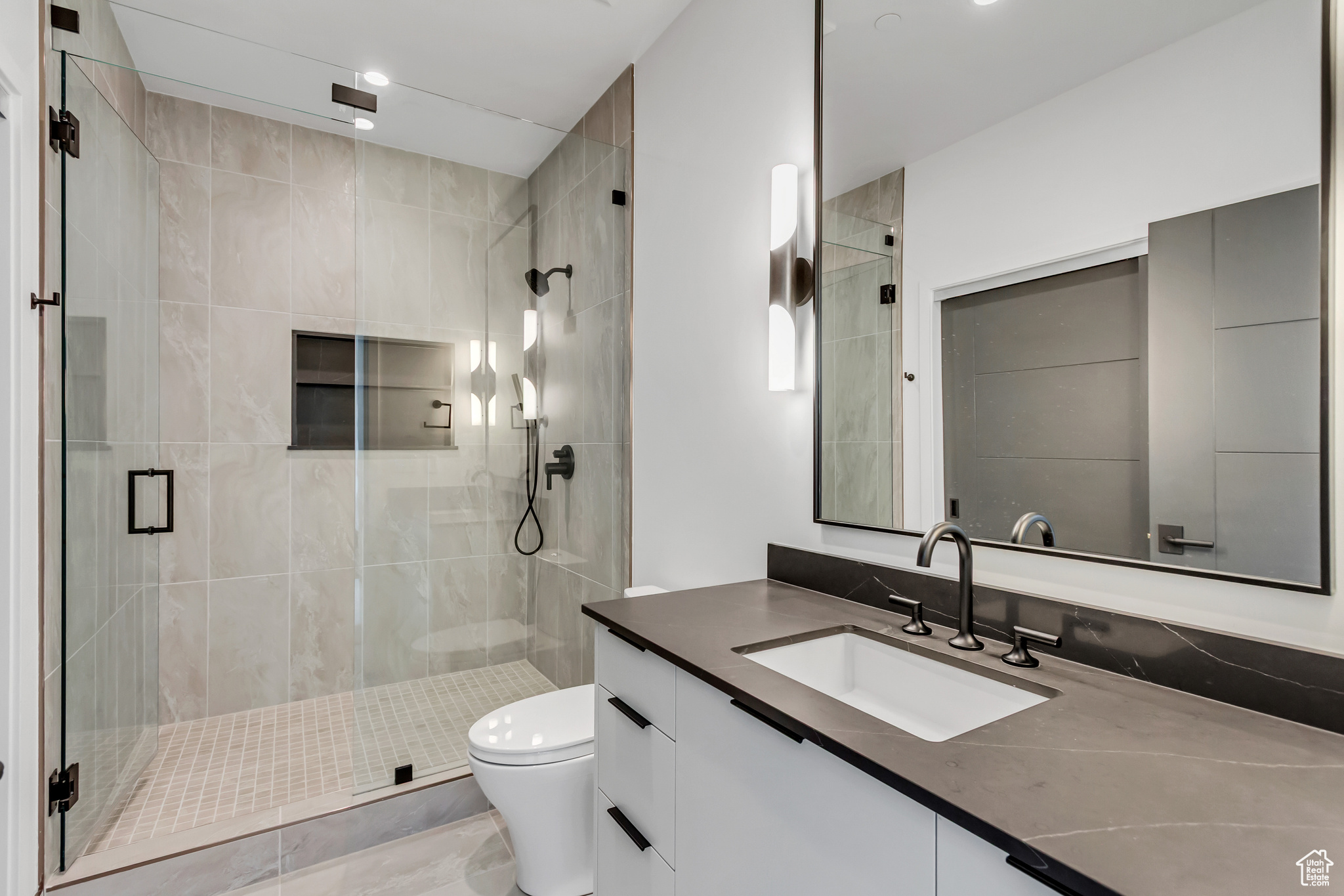 PROMONTORY PAINTED SHORES - Residential