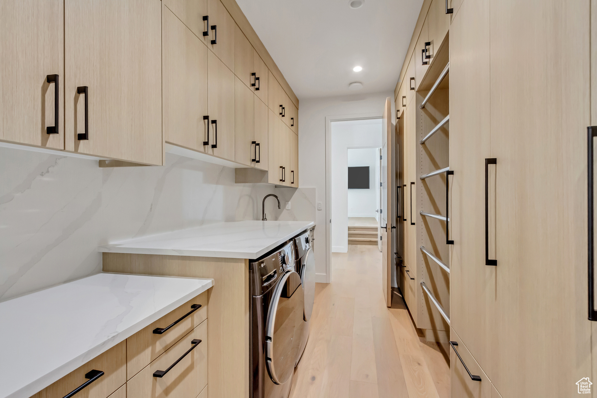 PROMONTORY PAINTED SHORES - Residential