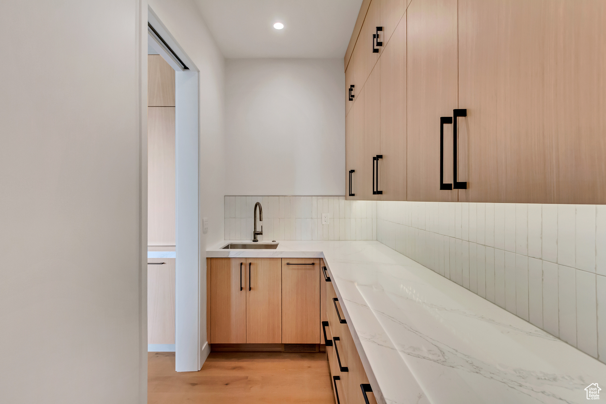 PROMONTORY PAINTED SHORES - Residential