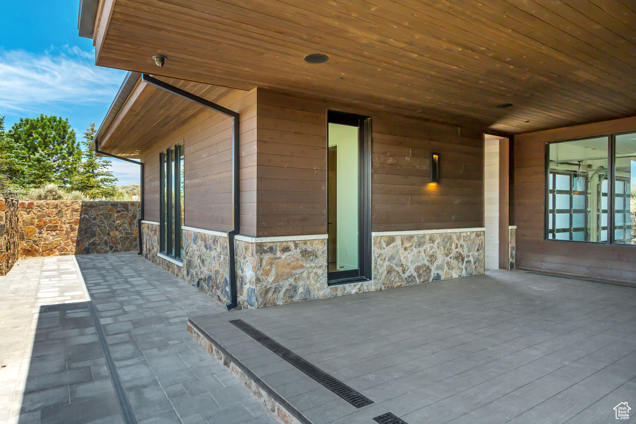 PROMONTORY PAINTED SHORES - Residential