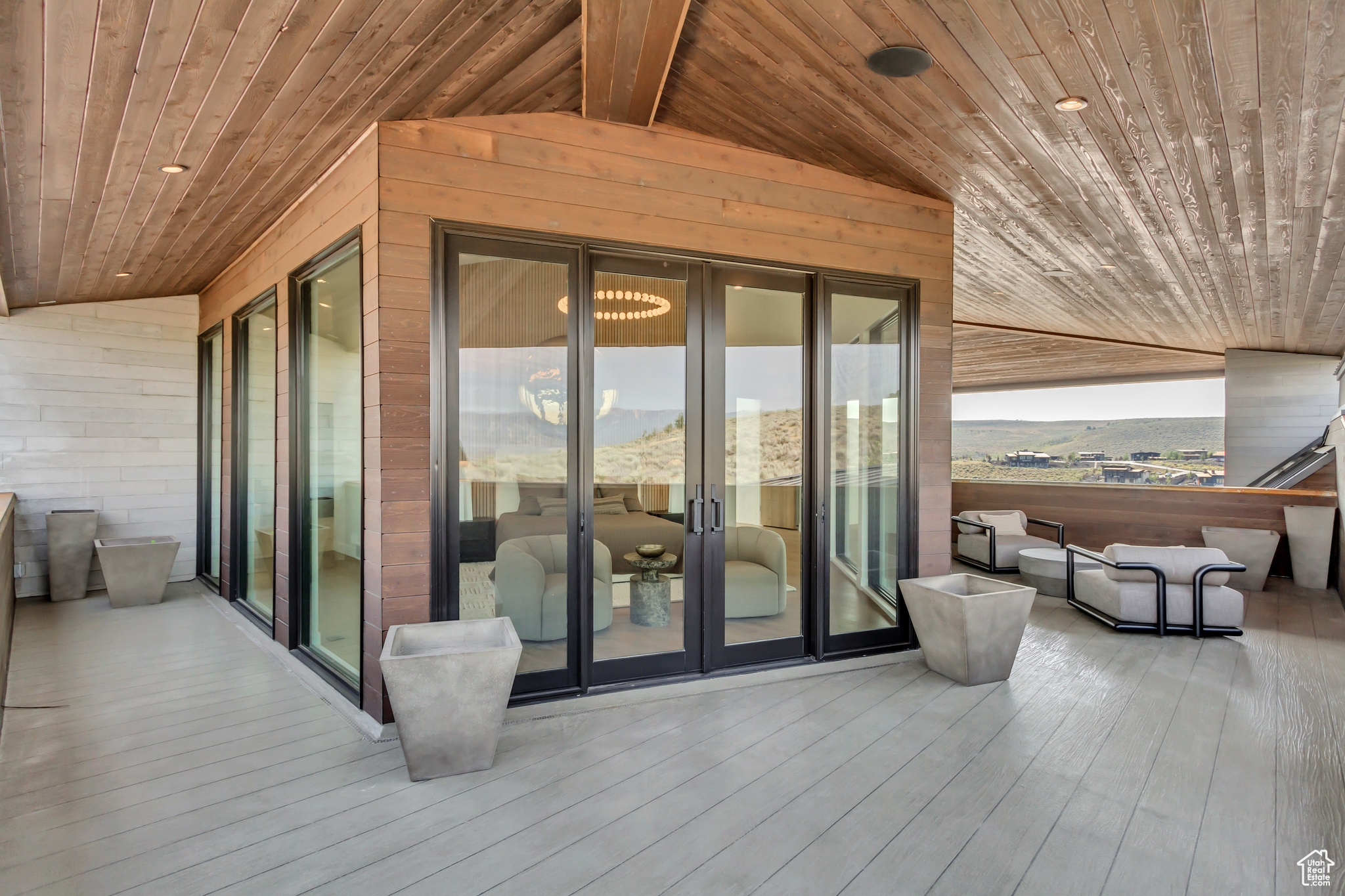 PROMONTORY PAINTED SHORES - Residential
