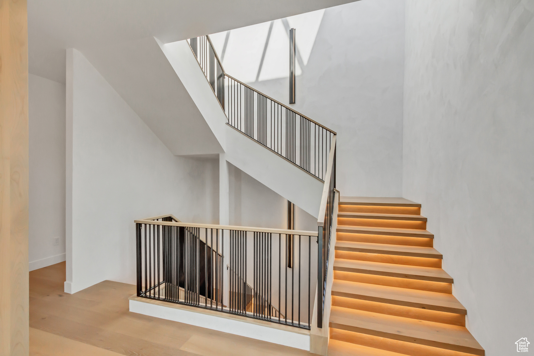 PROMONTORY PAINTED SHORES - Residential